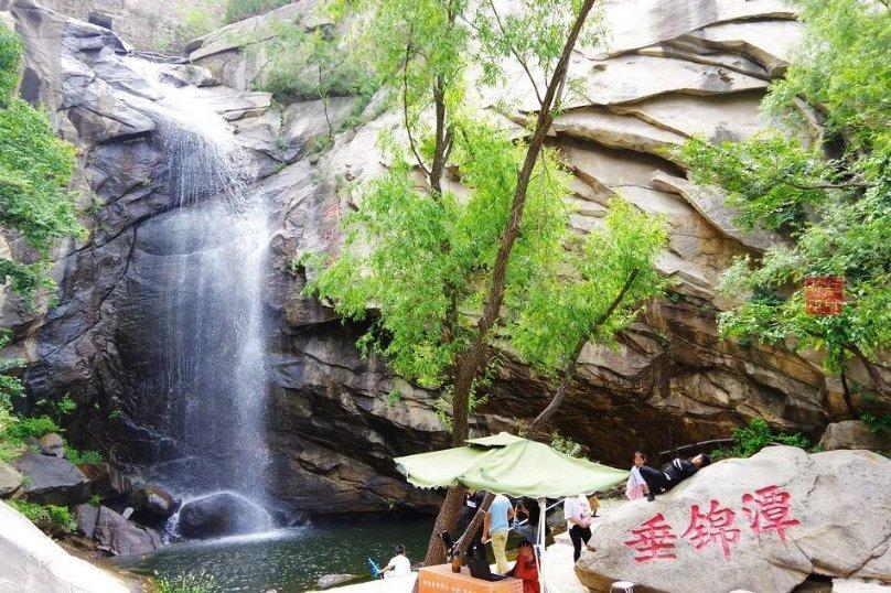 文科卫“三下乡” “零距离”暖民心